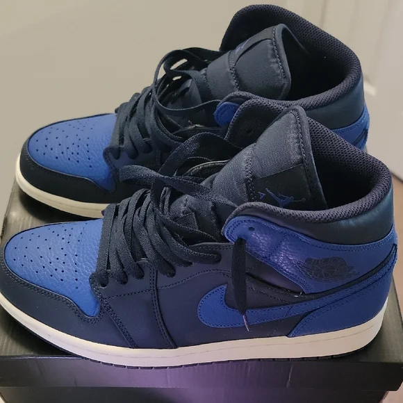 Jordan Athletic Shoes - Black and Blue - Picture 3 of 9